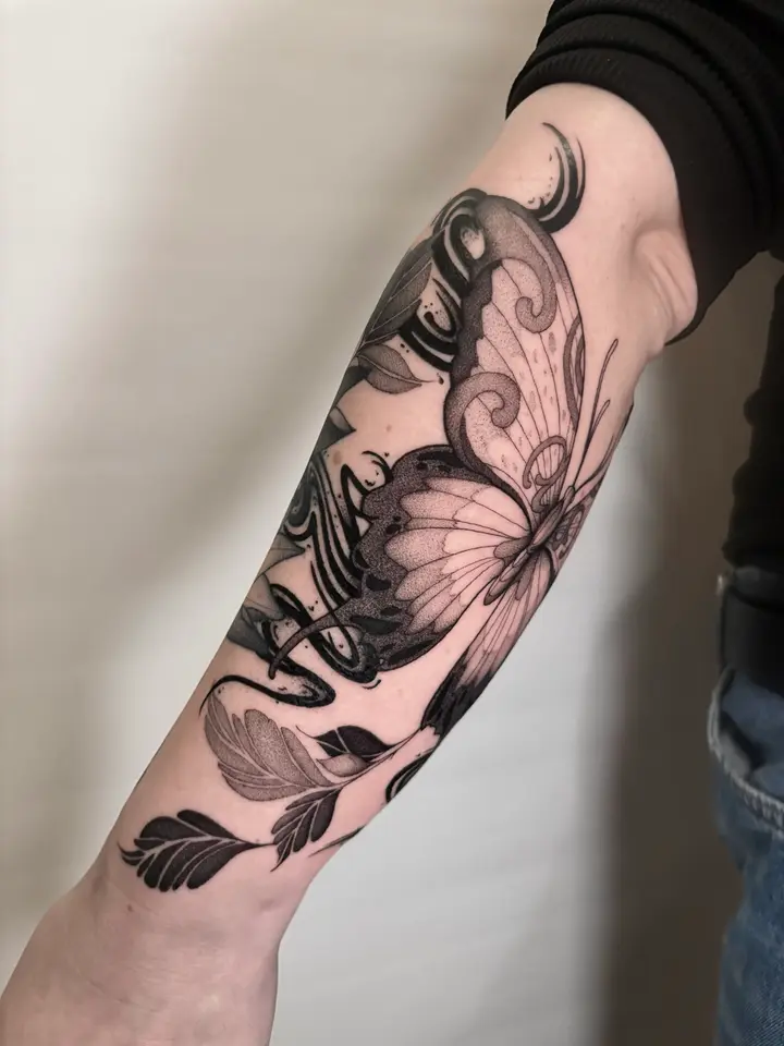 Liquid Butterfly — Blackwork tattoo by Nillattt, photo 1