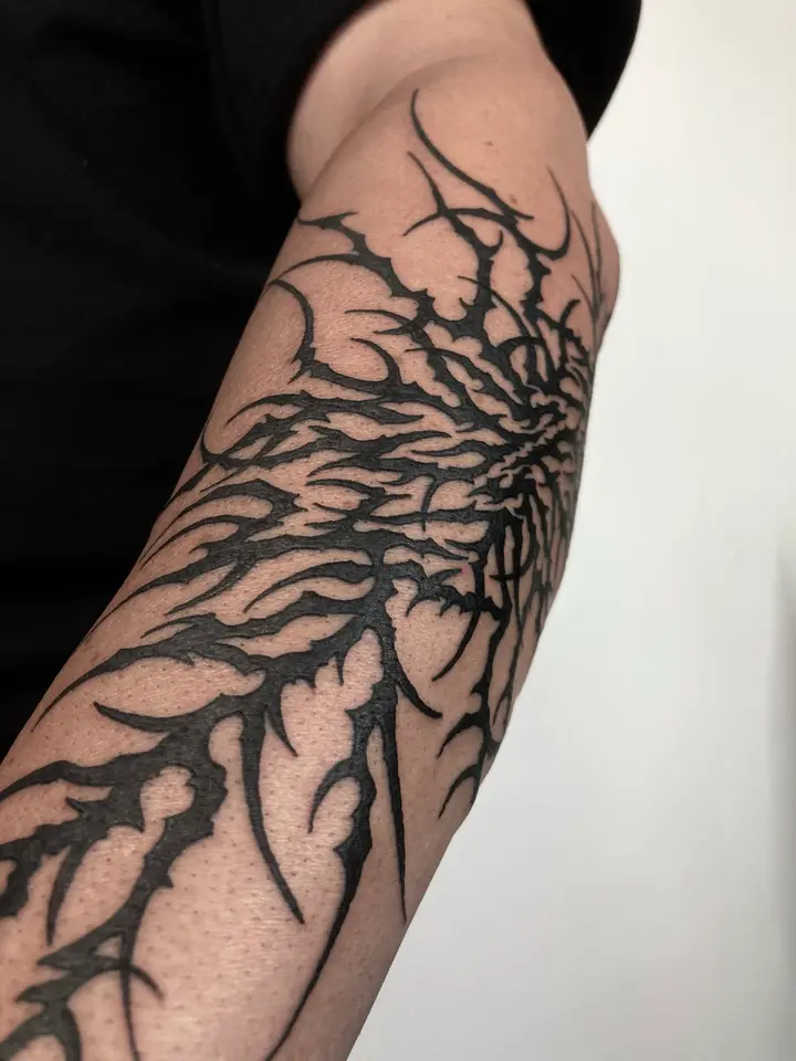 Lightning Neotribal — Neotribal tattoo by Nillattt, photo 1