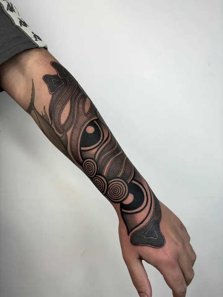 Vigilante Eyes — Blackwork tattoo by Nillattt, photo 1