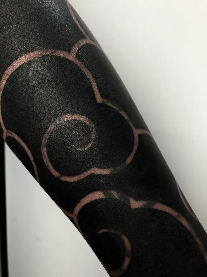 Neo Japanese Clouds — Blackout tattoo by Nillattt, photo 1