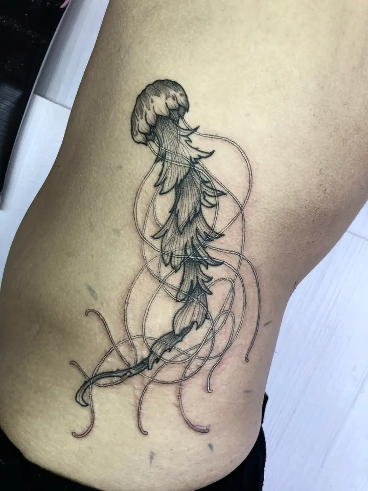 Jellyfish — Blackwork tattoo by Nillattt, photo 1
