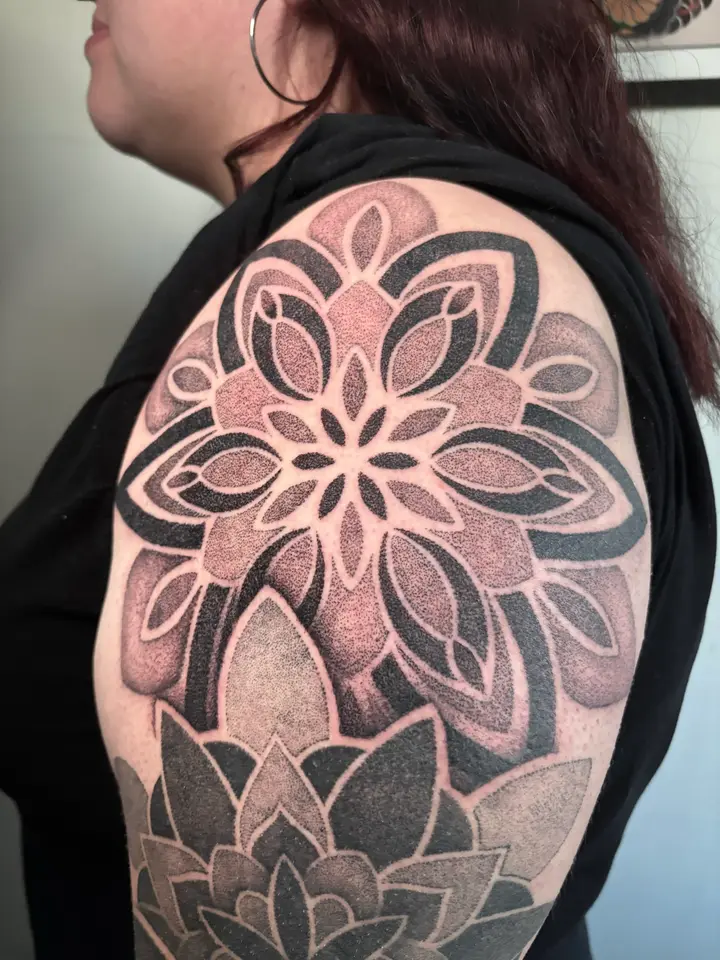 Shoulder Mandala — Ornamental tattoo by Nillattt, photo 1