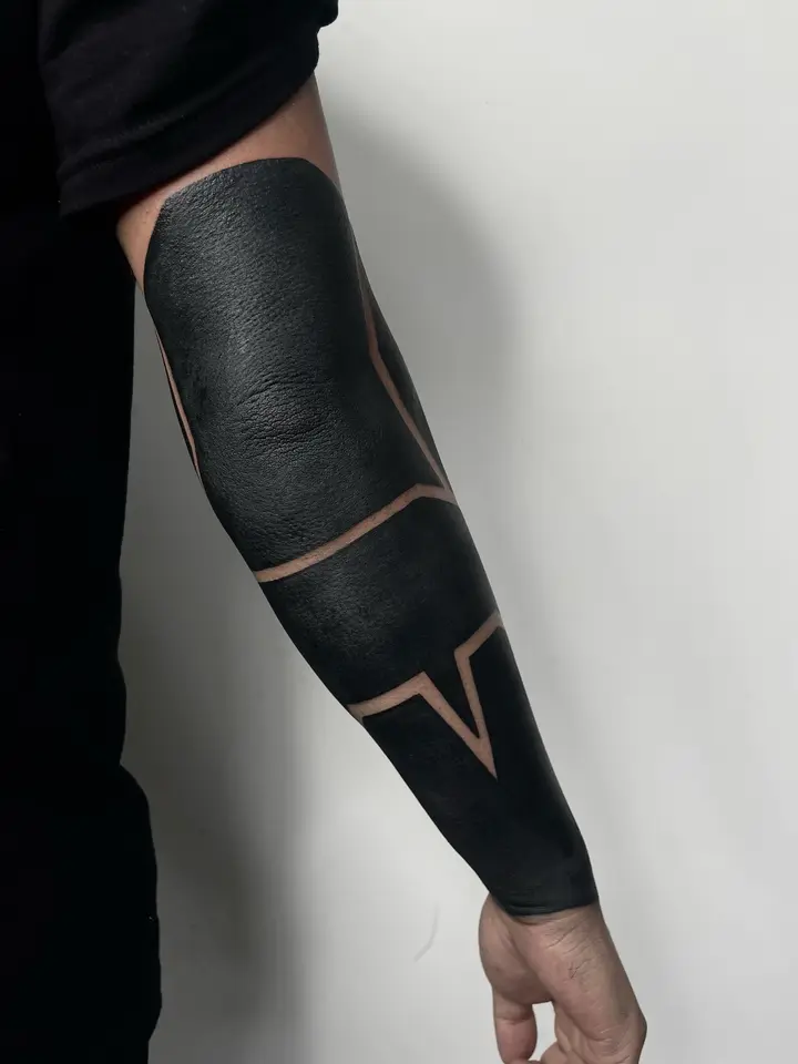 One Shot Half Arm — Blackout tattoo by Nillattt, photo 1