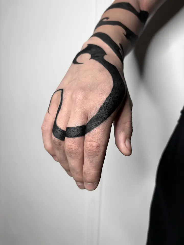Dragon Tail Fingers — Neotribal tattoo by Nillattt, photo 1