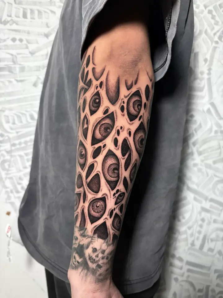 Thousand Eyes Sleeve — Blackwork tattoo by Nillattt, photo 1