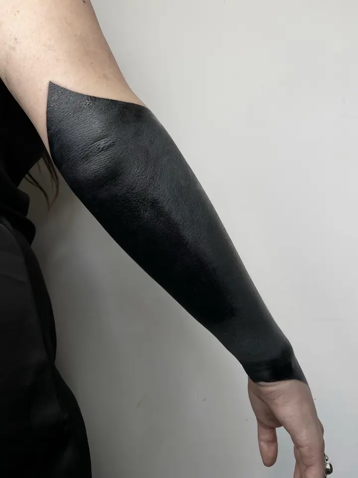 One Shot Blackout — Blackout tattoo by Nillattt, photo 1